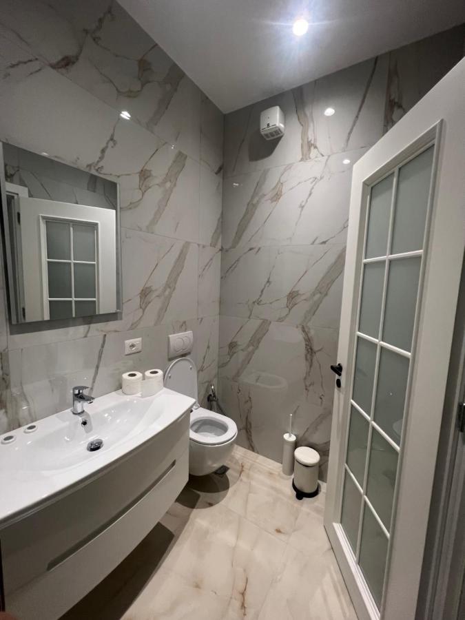 Cane Apartment Emerald Тирана Екстериор снимка